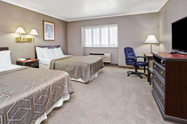 Days Inn by Wyndham West Covina image 10