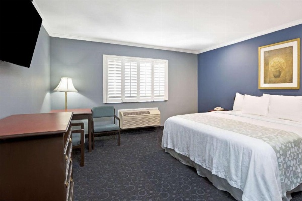 Days Inn by Wyndham West Covina image 9
